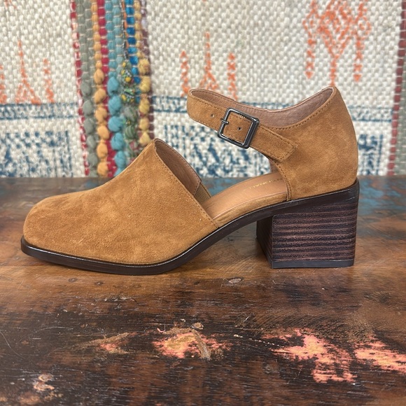 Trendy “Marty Shoes” by INTENTIONALLY BLANK. New in box. - Picture 7 of 8